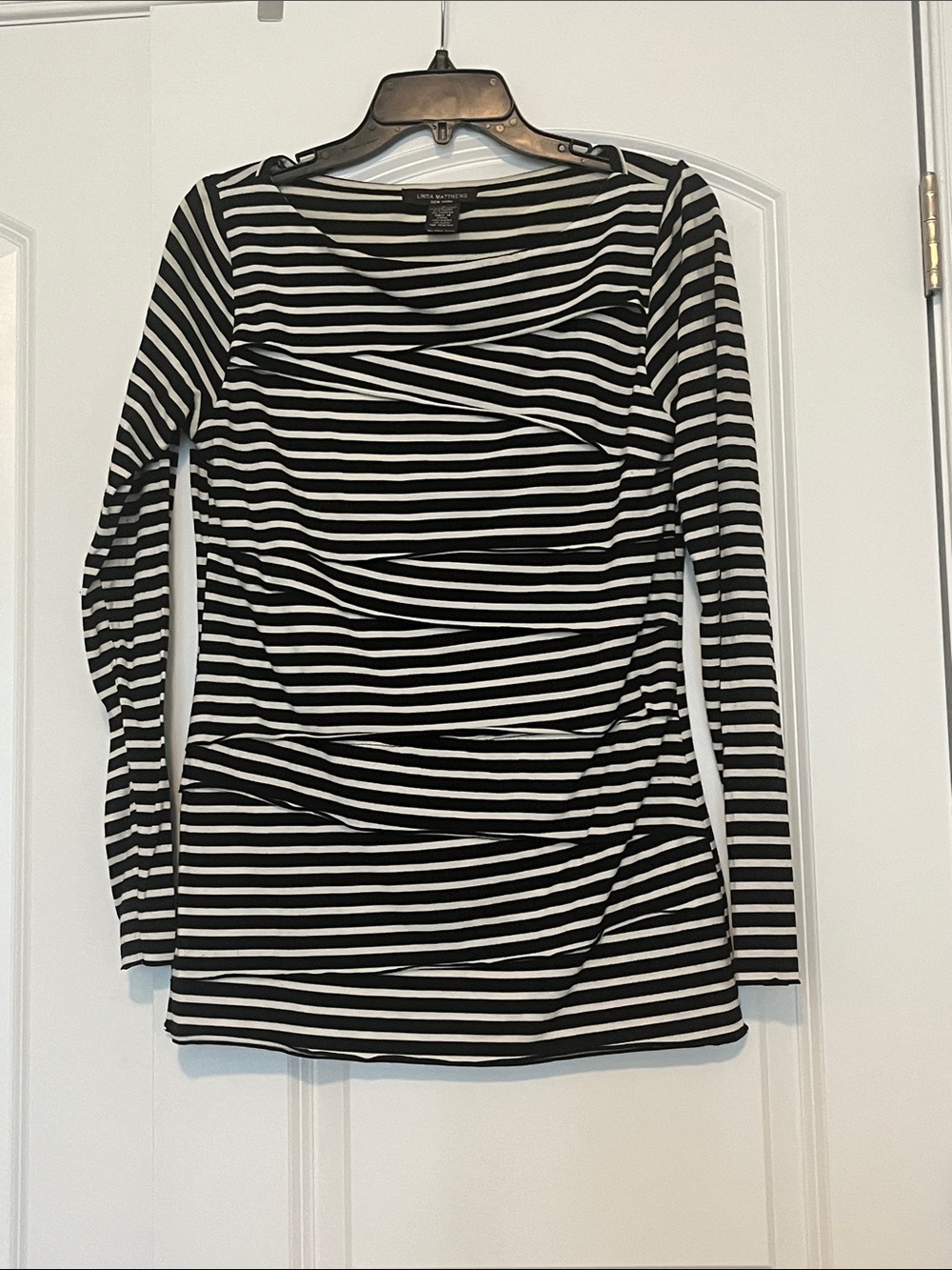 Long sleeve black/white striped top
